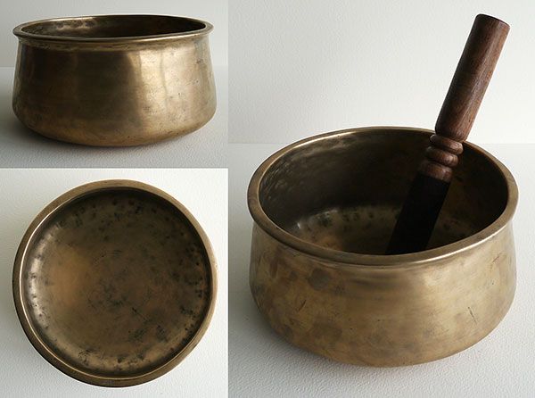 Antique Tibetan Thadobati Singing Bowl – Rare Form