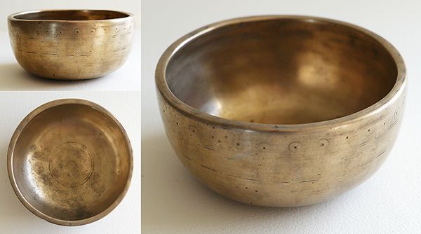 Small Antique Thadobati Singing Bowl – E5 & Extra Thick