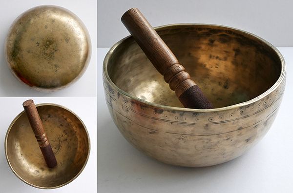Large Antique Thadobati Singing Bowl – C4 Note