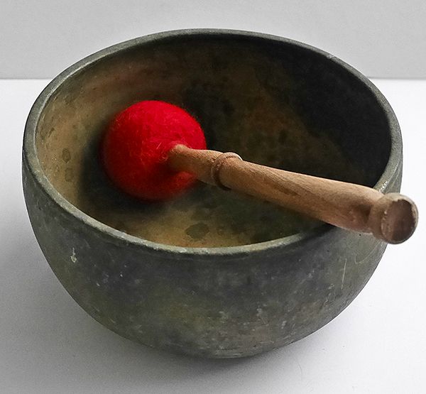 Antique Thadobati Singing Bowl in ‘As Found’ Condition – C#4 (280Hz)