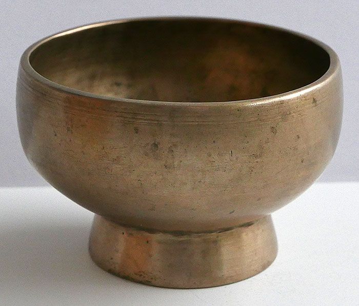 Small Antique Naga Singing and Healing Bowl – D5 & G6