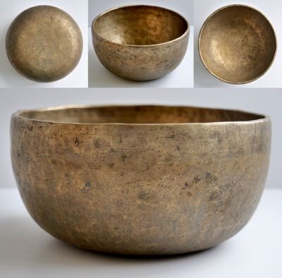Large Antique Thadobati Singing Bowl – Excellent G#3 (206Hz)