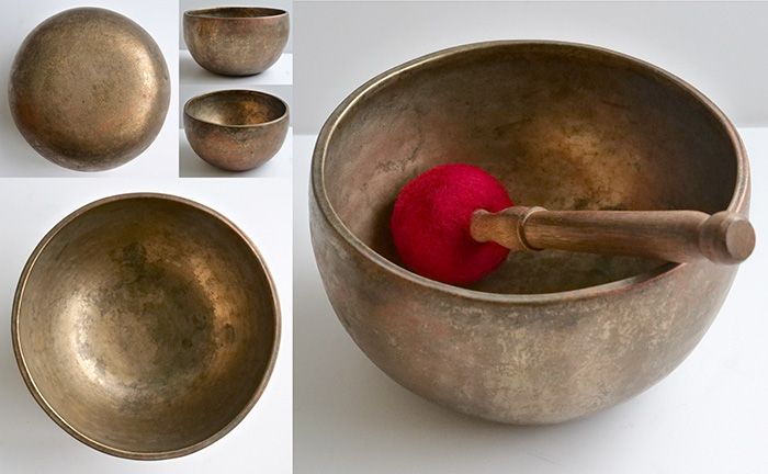 Large Antique Thadobati Singing Bowl – D4 & A5 With Fabulous Copper-Gold Patina